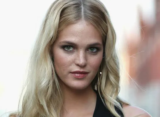 Erin Heatherton Biography: Net Worth, Husband, Movies, Kid, Age, Height, TV Shows, Parents, TikTok, Modelling