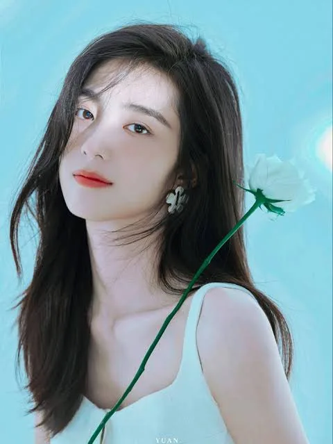 Wan Peng Biography: Net Worth, Age, Parents, Boyfriend, Height, Movies, Awards
