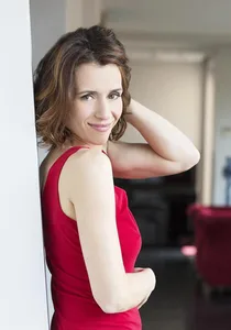 Teresa Saponangelo - Biography