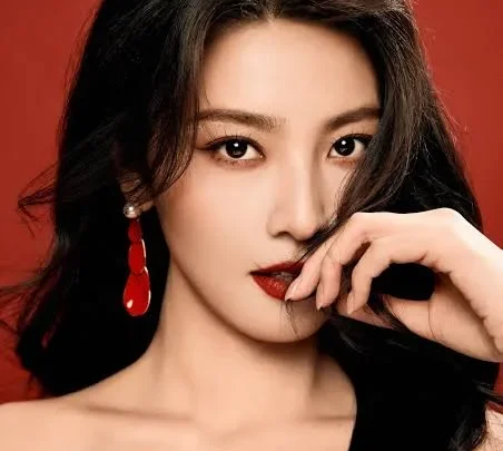 Ma Xinrui Biography: Net Worth, Height, Ethnicity, Parents, Religion, Age, Boyfriend, Movies
