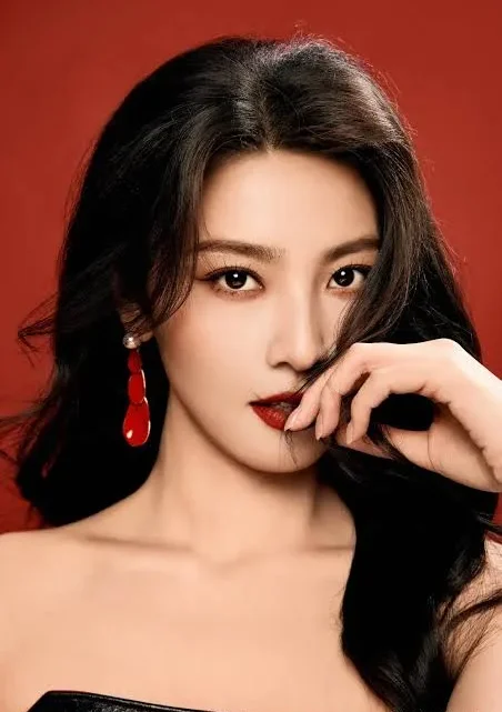 Ma Xinrui Biography: Net Worth, Height, Ethnicity, Parents, Religion, Age, Boyfriend, Movies