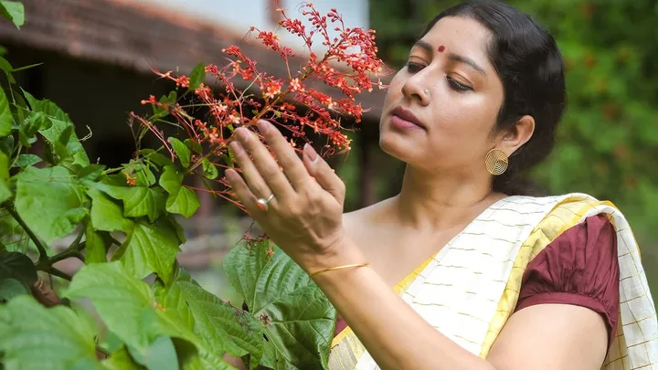 Anumol Biography: Facebook, Age, Parents, Siblings, Net Worth, Movies, Height, TV Shows, Awards, Boyfriend