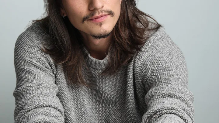 Asivak Koostachin Biography: Age, Net Worth, Parents, Siblings, Height, Movies & TV Shows, Awards