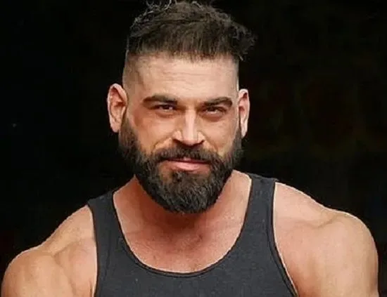 Brett Azar Biography: Age, Net Worth, Parents, Movies, Wife, Height, Modelling, Nationality