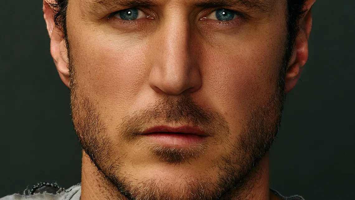 Aaron Jakubenko Biography: Partner, Age, Height, Net Worth, Parents, Siblings, Movies & TV Shows