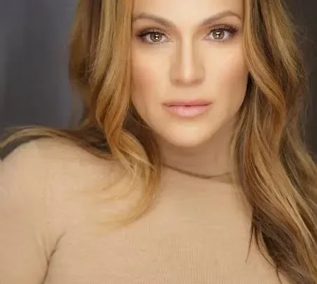 Shoshana Bean Biography: Ethnicity, Height, Net Worth, Age, Movies, Parents, Songs, Husband