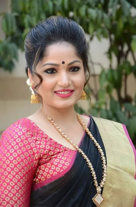 Maadhavi Latha Photo
