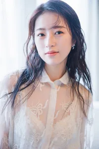 Yutong Zhou - Biography