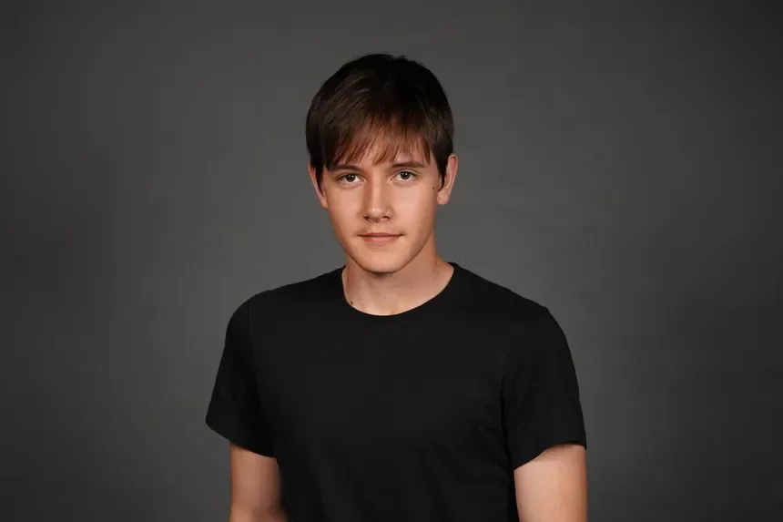 Dobromir Mashukov Biography: Age, Parents, Height, Net Worth, Movies, Awards, Brother, Girlfriend, Instagram