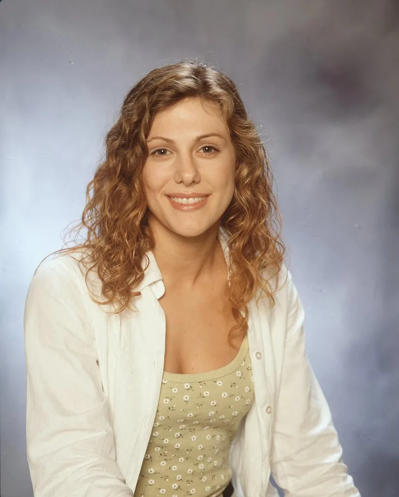 Jenna Lewis - Biography