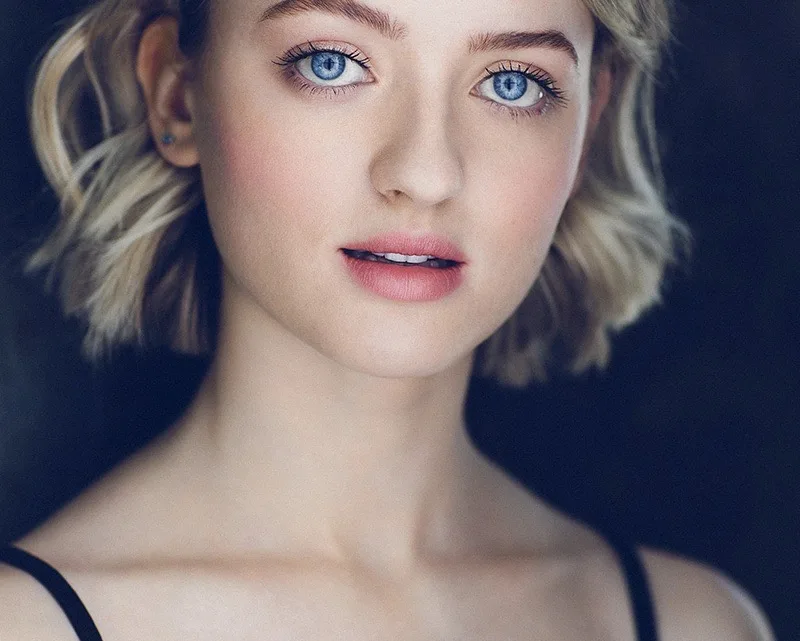 Olivia Reis Biography: Age, Height, Net Worth, Parents, Boyfriend, Broadway, TV Shows, Education