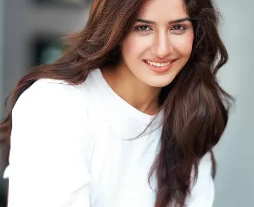 Neha Khan Biography: Net Worth, Movies, Age, Religion, Height, Parents, Boyfriend, Awards
