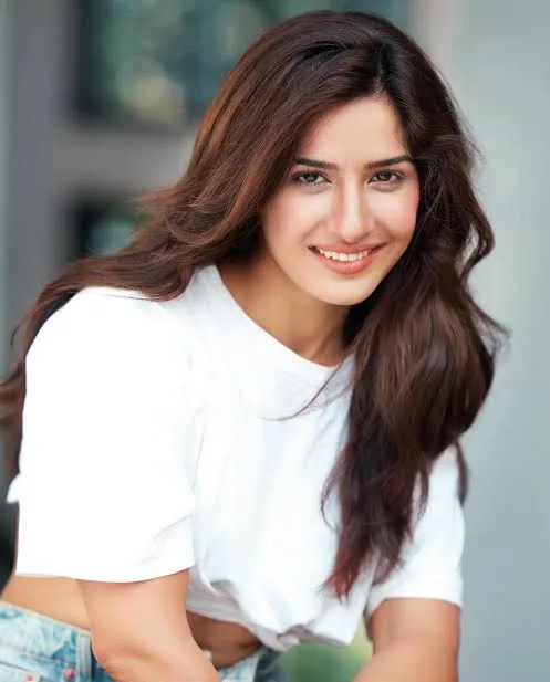 Neha Khan Biography: Net Worth, Movies, Age, Religion, Height, Parents, Boyfriend, Awards