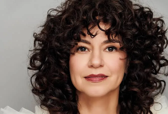 Mandy Gonzalez Biography: Age, Movies, Net Worth, Songs, Instagram, Awards, Spouse, Height