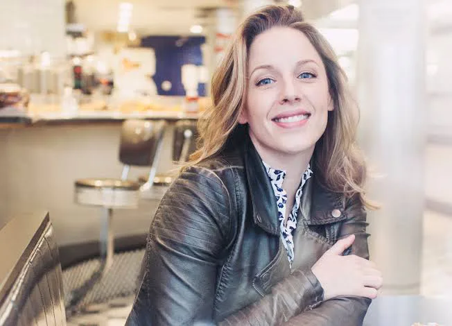 Jessie Mueller - Biography