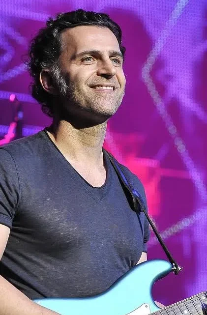 Dweezil Zappa Biography: Songs, Wife, Net Worth, Age, Movies, Parents, Ethnicity, Siblings, Awards