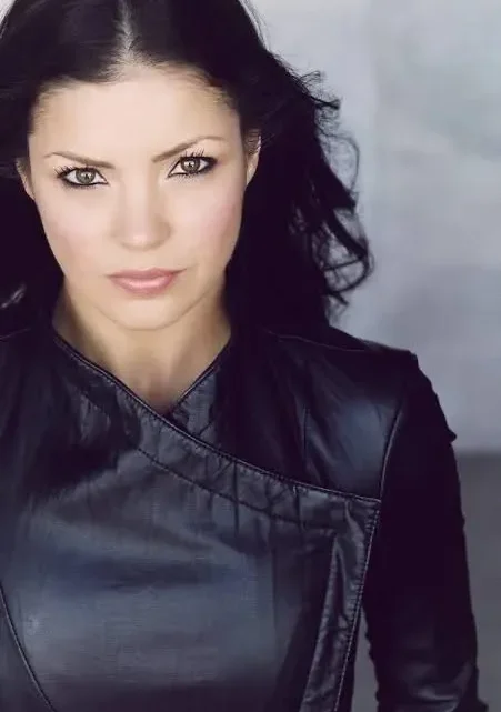 Sandra McCoy Biography: Net Worth, Ethnicity, Husband, Height, Awards, Parents, Movies