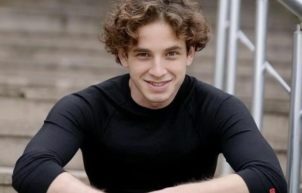 Cem Yiğit Üzümoğlu Biography: Age, Parents, Net Worth, Height, Movies & TV Shows, Awards, Controversy