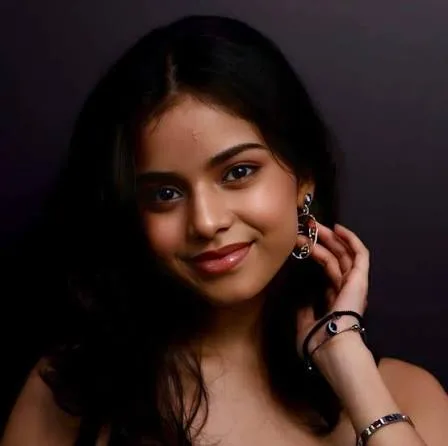 Vanshika Taparia - Biography