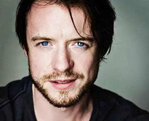 Matthew James Thomas Biography: TV Shows, Net Worth, Girlfriend, Age, Height, Parents, Sister, Theatre, Awards, Instagram