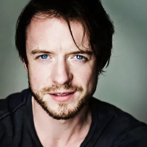 Matthew James Thomas Biography: TV Shows, Net Worth, Girlfriend, Age, Height, Parents, Sister, Theatre, Awards, Instagram