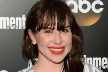 Allyn Rachel Biography: Net Worth, Age, Movies, TV Shows, Career, Height, Parents, Fiancé, Books