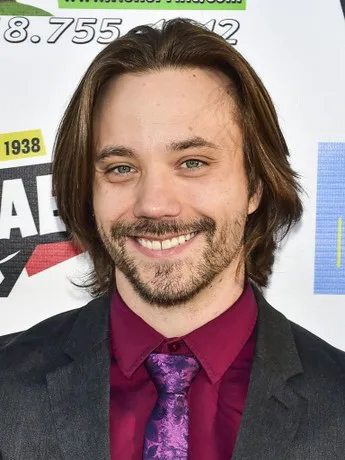 Aaron Fors Biography: Movies & TV Shows, Age, Height, Net Worth, Books, Girlfriend, Awards, Ethnicity