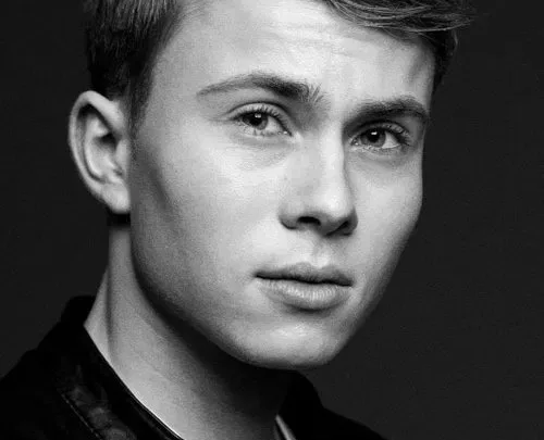 Lasse Fogelstrøm Biography: Age, Net Worth, Parents, Girlfriend, Movies & TV Shows