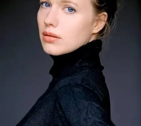 Anna Brüggemann Biography: Husband, Net Worth, Height, Age, Books, Ethnicity, Parents, Movies