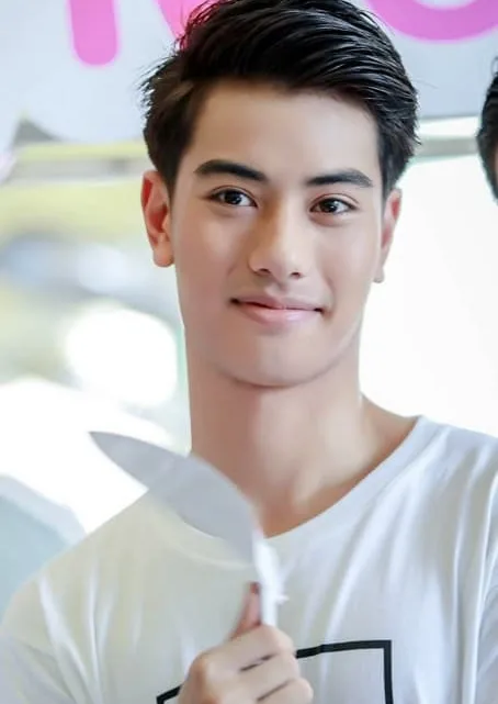 Papangkorn Lerkchaleampote Biography: Age, Net Worth, Parents, Movies & TV Shows, Girlfriend
