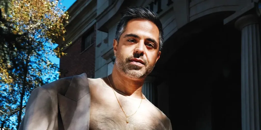 Satya Bhabha - Biography