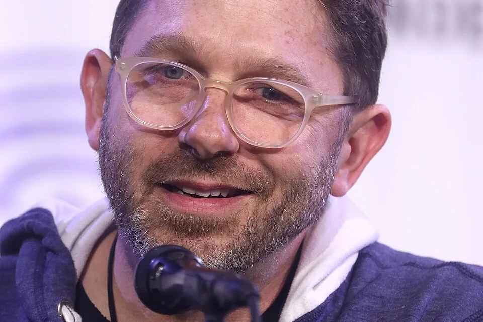 Aaron Ehasz Biography: Wife, Age, Kids, Net Worth, Parents, TV Shows, Siblings
