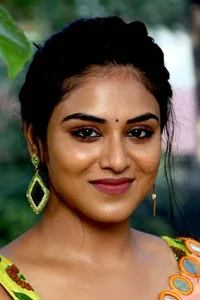 Indhuja Ravichandran - Biography