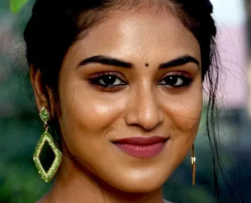 Indhuja Ravichandran Biography: Age, Height, Net Worth, Parents, Movies, Boyfriend, Partner