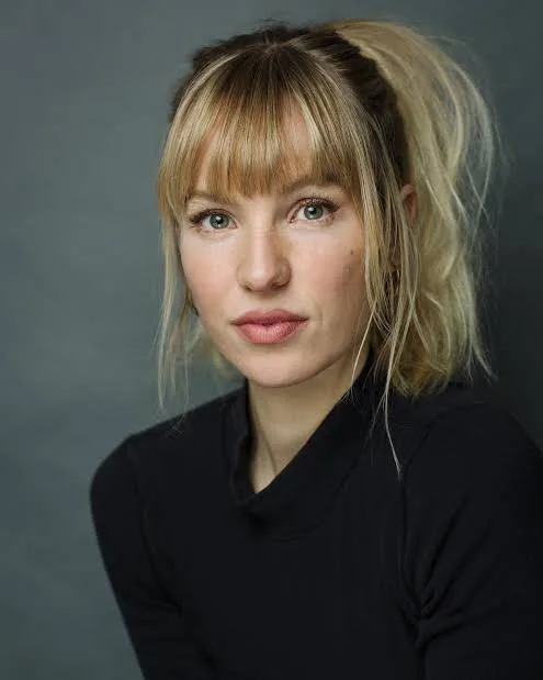 Debs Howard - Biography