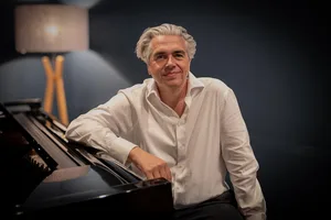 Lorne Balfe - Biography