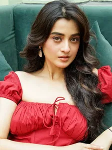 Darshana Banik - Biography