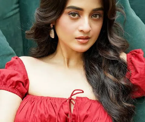 Darshana Banik Biography: Husband, Age, Parents, Net Worth, Height, Movies & TV Shows, Siblings
