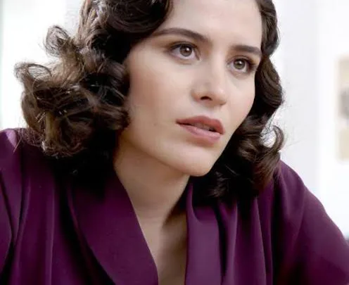 Belçim Bilgin Biography: Children, Height, Net Worth, Instagram, Parents, Movies & TV Shows, Age, Husband, Siblings