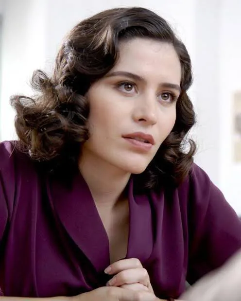 Belçim Bilgin Biography: Children, Height, Net Worth, Instagram, Parents, Movies & TV Shows, Age, Husband, Siblings