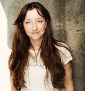 Andrea Bræin Hovig - Biography
