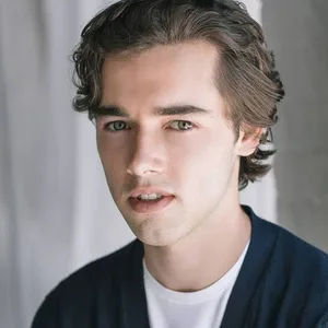 Alex Ferris - Biography