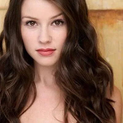 Jenn Proske - Biography