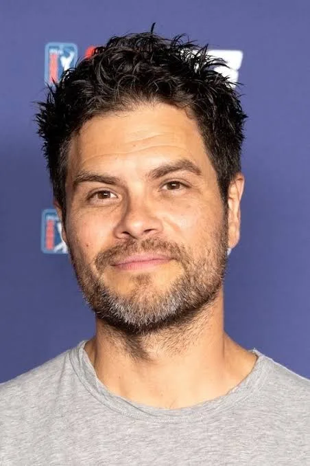 Erik Valdez - Biography