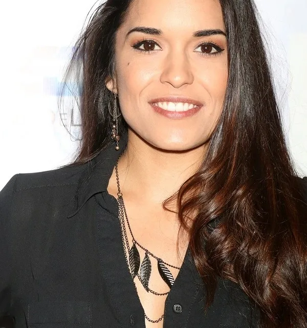 Alicia Sixtos Biography: Wife, Age, Height, Net Worth, Parents, Siblings, Movies & TV Shows