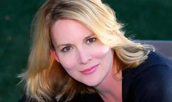 Laurel Holloman Biography: Net Worth, Age, Height, Parents, Husband, Movies, Ethnicity