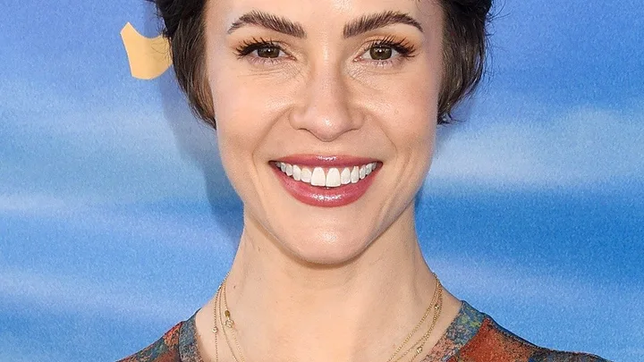 Linsey Godfrey Biography: Age, Height, Net Worth, Parents, Daughter, Ex, Movies & TV Shows