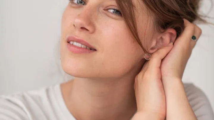 Sara Klimoska Biography: Age, Height, Net Worth, Parents, Movies & TV Shows, Awards