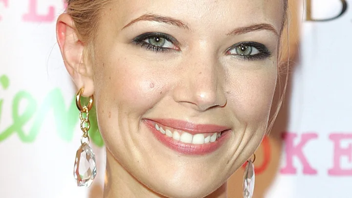 Pell James Biography: Age, Husband, Children, Parents, Net Worth, Movies & TV Shows