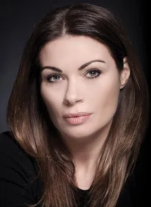 Alison King - Biography
